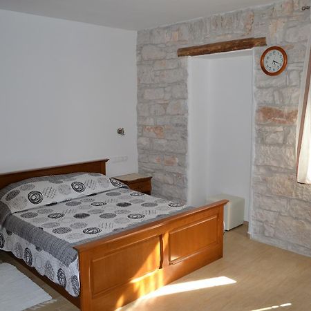 Guesthouse บาเล ภายนอก รูปภาพ