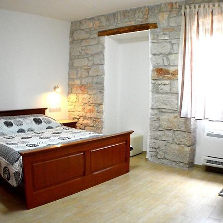 Guesthouse บาเล ภายนอก รูปภาพ