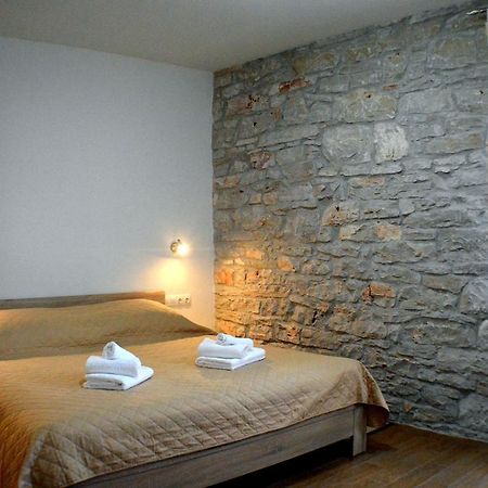 Guesthouse บาเล ภายนอก รูปภาพ