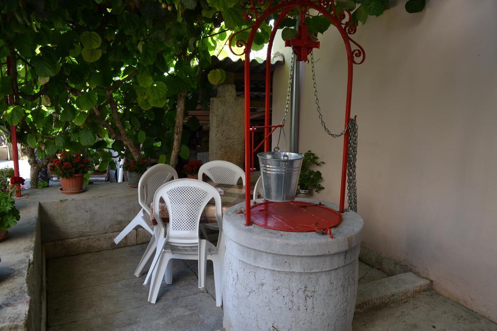 Guesthouse บาเล ภายนอก รูปภาพ