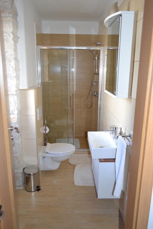 Guesthouse บาเล ภายนอก รูปภาพ