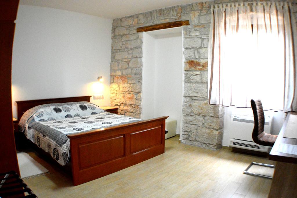 Guesthouse บาเล ภายนอก รูปภาพ