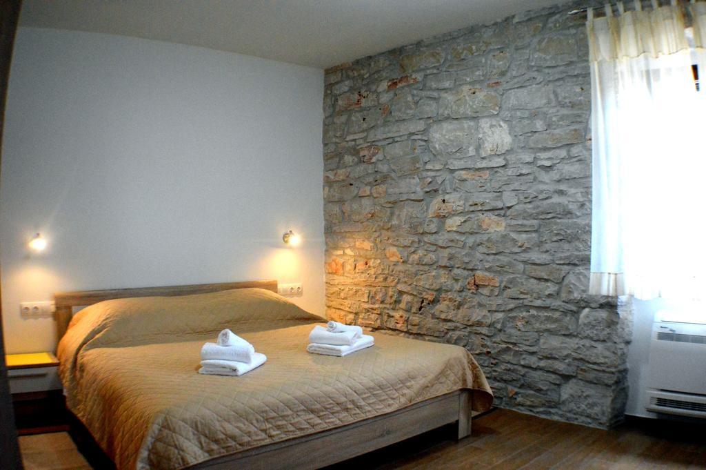 Guesthouse บาเล ภายนอก รูปภาพ